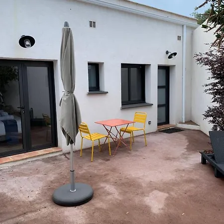 Avec Salon Casarena דירה